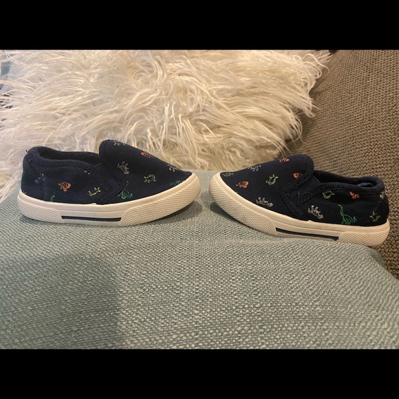 Carter’s size 6c slip on dinosaur print slip on - Picture 7 of 9